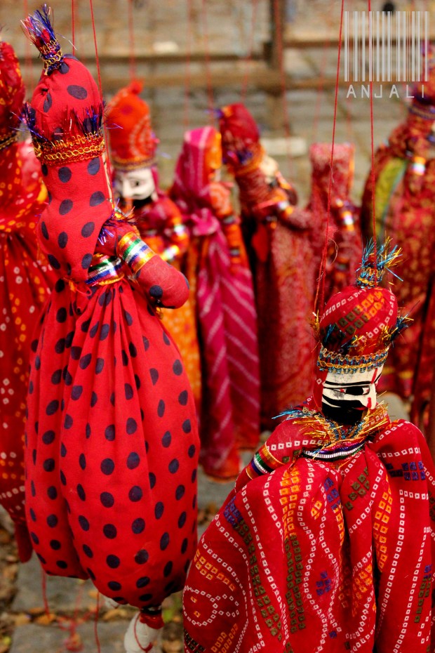 little people in red